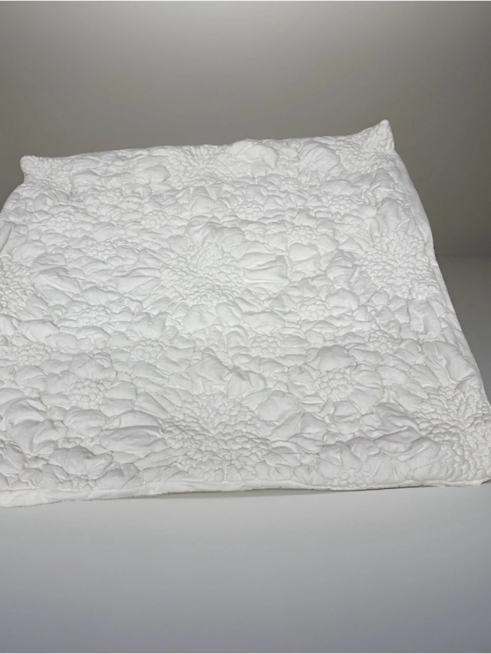 Anthropologie Euro sham 26”x26” Plush Floral Quilted - White 100% Cotton